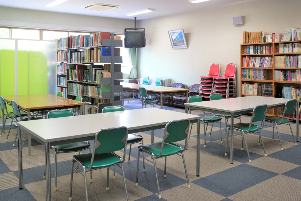 8.図書室